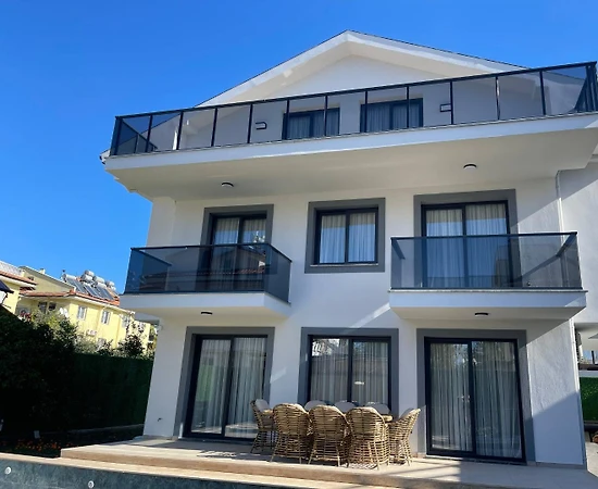 Fethiye Babataşı'nda Denize Yakın Konumda, Özel Havuzlu, Merkezi Villa - 1