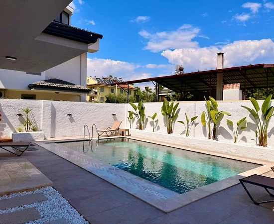Fethiye Babataşı'nda Merkezi Konumda, Özel Havuzlu, Lüks Villa - 1
