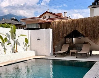 Fethiye Babataşı'nda Merkezi Konumda, Özel Havuzlu, Lüks Villa - 4