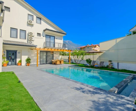 Fethiye Babataşı'nda Nezih Konumda, Özel Havuzlu, 3+1 Villa - 1