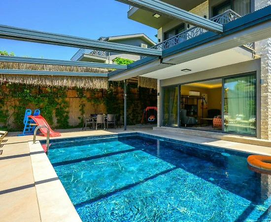 Fethiye Babataşı'nda Kiralık Tasarıma Sahip, Özel Havuzlu, Lüks Villa - 1