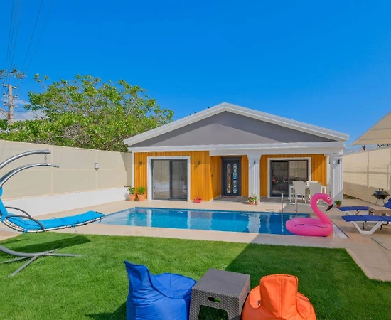 Fethiye Bozyer'de Çekirdek Ailelere Uygun, Özel Havuzlu, Kiralık Villa - 1