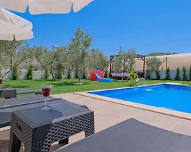 Fethiye Bozyer'de Yemyeşil Bahçeli, Özel Havuzlu, 3+1 Villa - 3