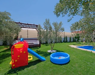 Fethiye Bozyer'de Yemyeşil Bahçeli, Özel Havuzlu, 3+1 Villa - 5