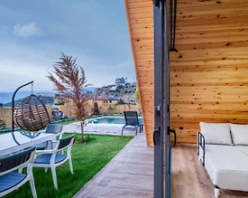 Muğla Fethiye'de Doğa Manzaralı, Özel Havuzlu, Modern Bungalov - 2