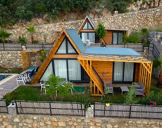 Muğla Fethiye'de Deniz Manzaralı, Özel Havuzlu, Konforlu Bongalov - 1