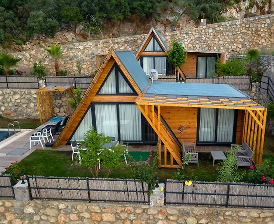 Muğla Fethiye'de Deniz Manzaralı, Özel Havuzlu, Konforlu Bongalov - 1