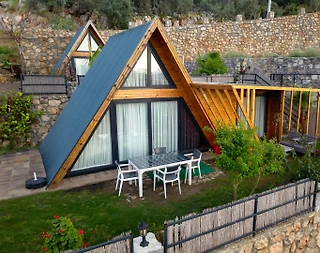 Muğla Fethiye'de Deniz Manzaralı, Özel Havuzlu, Konforlu Bongalov - 2