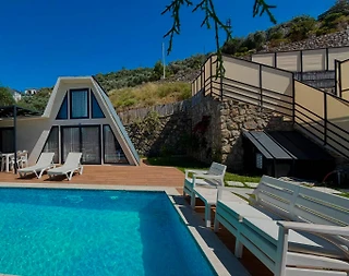 Fethiye Çalıca'da Deniz Manzaralı, Özel Havuzlu, Konforlu Bungalov - 1
