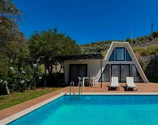 Fethiye Çalıca'da Deniz Manzaralı, Özel Havuzlu, Konforlu Bungalov - 3
