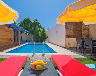 Fethiye Karagedik'te Ahşap Tasarımlı, Özel Havuzlu, 1+1 Villa - 1