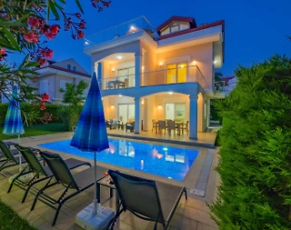 Fethiye Çiftlik'te Plaja Yakın, Özel Havuzlu, Jakuzili, Müstakil Villa - 2