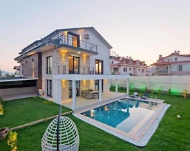 Fethiye Çamköy'de Geniş Bahçeli, Özel Havuzlu, İkiz Villa - 2