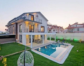 Fethiye Çamköy'de Geniş Bahçeli, Özel Havuzlu, İkiz Villa - 2