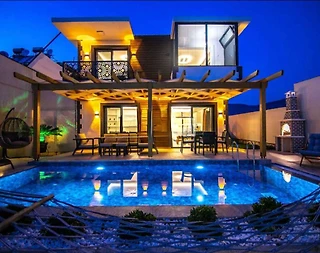 Fethiye Çamköy'de Modern Tasarımlı, Özel Havuzlu, 2+1 Kiralık Villa - 1