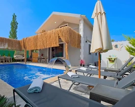 Fethiye Çamköy'de Nezih Konumda, Özel Havuzlu, Konforlu Villa - 2