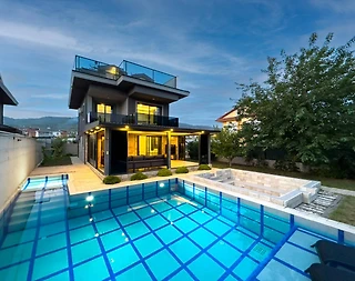 Fethiye Çiftlik'te Ferah Tasarımlı, Özel Havuzlu, Şık Villa - 2
