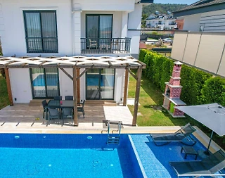 Fethiye Çiftlik'te Çocuk Oyun Alanlı, Özel Havuzlu, Bahçeli Villa - 1