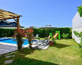 Fethiye Çiftlik'te Çocuk Oyun Alanlı, Özel Havuzlu, Bahçeli Villa - 2