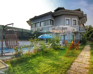 Fethiye Çiftlik'te Elverişli Konumda, Özel Havuzlu, Bahçeli Villa - 2