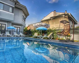 Fethiye Çiftlik'te Elverişli Konumda, Özel Havuzlu, Bahçeli Villa - 1