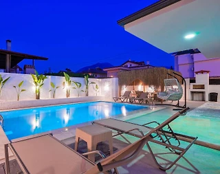 Fethiye Çiftlik'te Elverişli Konumda, Özel Havuzlu, 4+1 Villa - 3