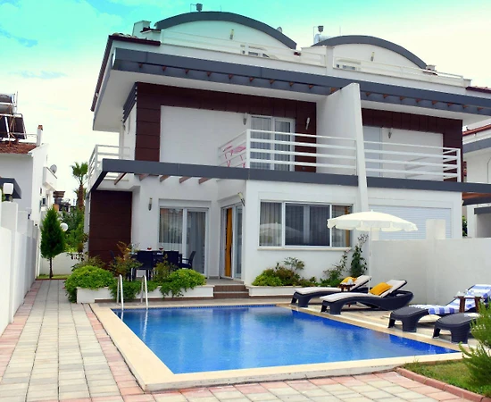 Fethiye Çiftlik'te Elverişli Konumda, Özel Havuzlu, 6 Kişilik Villa - 1