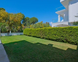 Fethiye Çiftlik'te Elverişli Konumda, Özel Havuzlu, Bahçeli Villa - 4