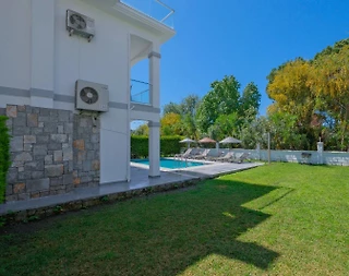 Fethiye Çiftlik'te Elverişli Konumda, Özel Havuzlu, Bahçeli Villa - 5