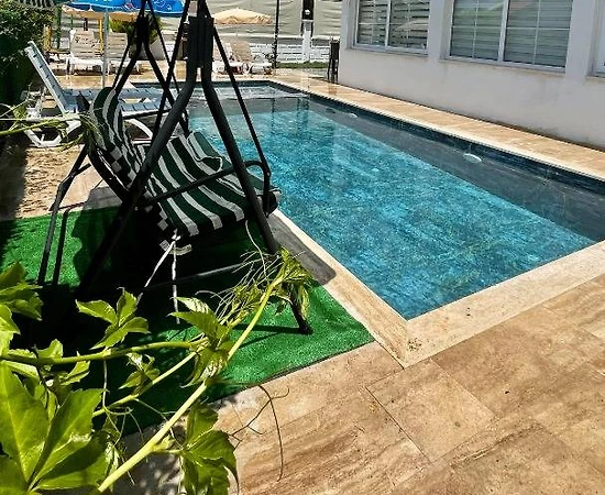 Fethiye Çiftlik'te Elverişli Konumda, Özel Havuzlu, Geniş Villa - 1