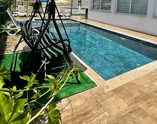Fethiye Çiftlik'te Elverişli Konumda, Özel Havuzlu, Geniş Villa - 1
