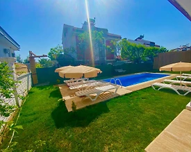 Fethiye Çiftlik'te Elverişli Konumda, Özel Havuzlu, Geniş Villa - 3