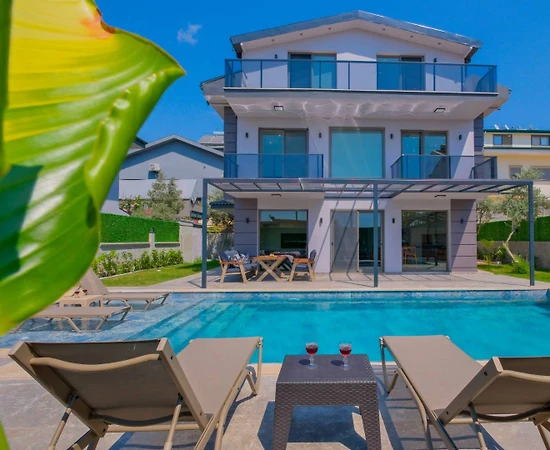 Fethiye Çiftlik'te Geniş Ailelere Uygun, Özel Havuzlu, Jakuzili Villa - 1