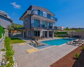 Fethiye Çiftlik'te Geniş Ailelere Uygun, Özel Havuzlu, Jakuzili Villa - 2