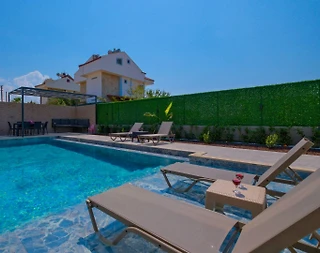 Fethiye Çiftlik'te Geniş Ailelere Uygun, Özel Havuzlu, Jakuzili Villa - 4