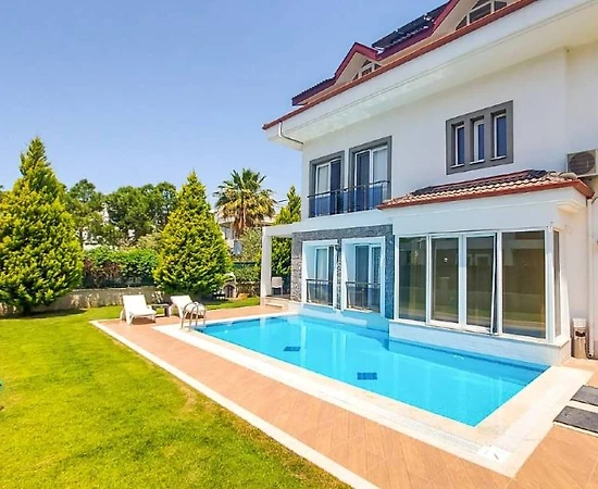 Fethiye Çiftlik'te Geniş Ailelere Uygun, Özel Havuzlu, Konforlu Villa - 1