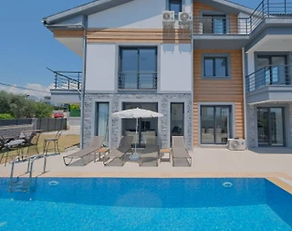 Fethiye Çiftlik'te Geniş Alanlara Sahip, Özel Havuzlu, Kiralık Villa - 1