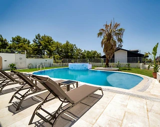 Fethiye Çiftlik'te Geniş Bahçeli, Özel Havuzlu, Şık Kiralık Villa - 5