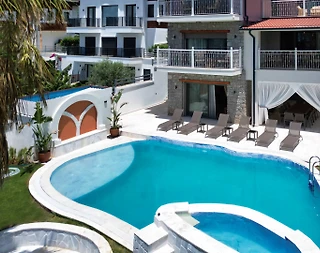 Fethiye Çiftlik'te Geniş Bahçeli, Özel Havuzlu, Şık Kiralık Villa - 3