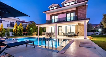 Fethiye Çiftlik'te Kalabalık Ailelere Uygun, Özel Havuzlu, Şık Villa