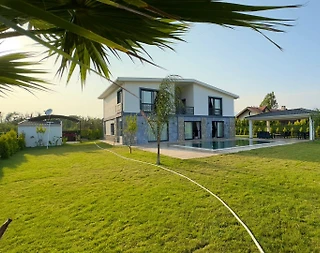 Fethiye Çiftlik'te Merkezi Konumda, Özel Havuzlu, Geniş Bahçeli Villa - 3