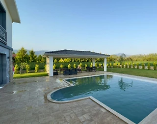 Fethiye Çiftlik'te Merkezi Konumda, Özel Havuzlu, Geniş Bahçeli Villa - 4