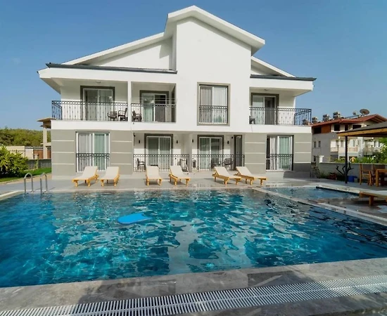 Fethiye Çiftlik'te Modern Tasarımlı, Ortak Havuzlu, Konforlu Daire - 1