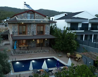 Fethiye Çiftlik'te Sakin Konumda, Özel Havuzlu, Konforlu Villa - 1