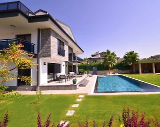 Fethiye Çiftlik'te Sakin Konumda, Özel Havuzlu, Modern Villa - 1