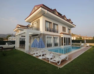 Fethiye Çiftlik'te Yeşil Bahçe İçerisinde, Özel Havuzlu, 4+1 Villa - 1