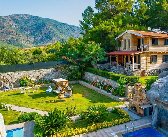 Fethiye Eldirek'te Geniş Bahçeli, Özel Havuzlu, Lüks Villa - 1