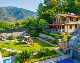 Fethiye Eldirek'te Geniş Bahçeli, Özel Havuzlu, Lüks Villa - 1