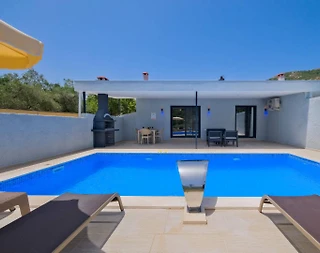 Fethiye Eldirek'te Yemyeşil Doğada, Özel Havuzlu, Kiralık Villa - 3