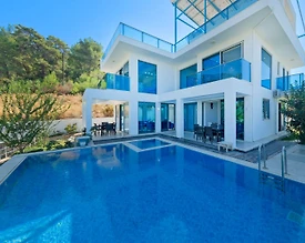 Fethiye Faralya'da Enfes Deniz Manzaralı, Özel Havuzlu, Kiralık Villa - 2